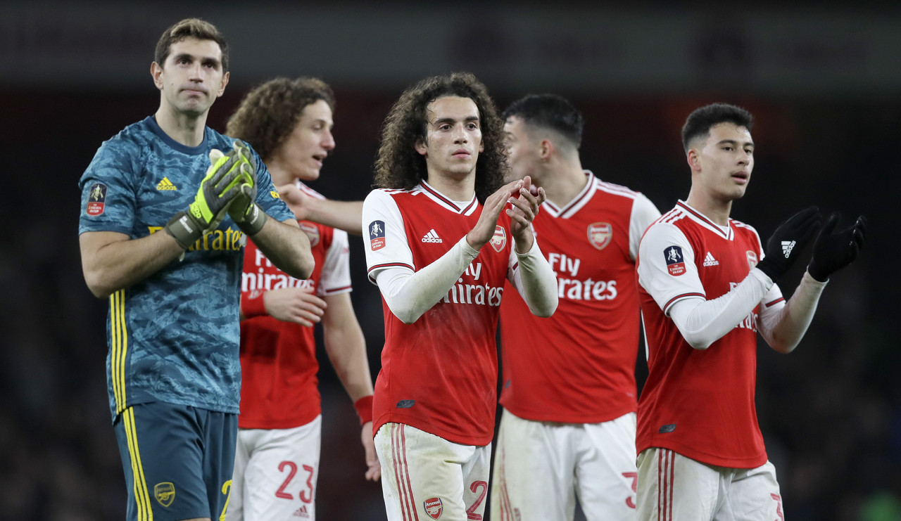 莫德里奇在对阵拉齐奥的比赛中踢满全场，Sofac...（莫德里奇战拉齐奥全场未下，表现出色）