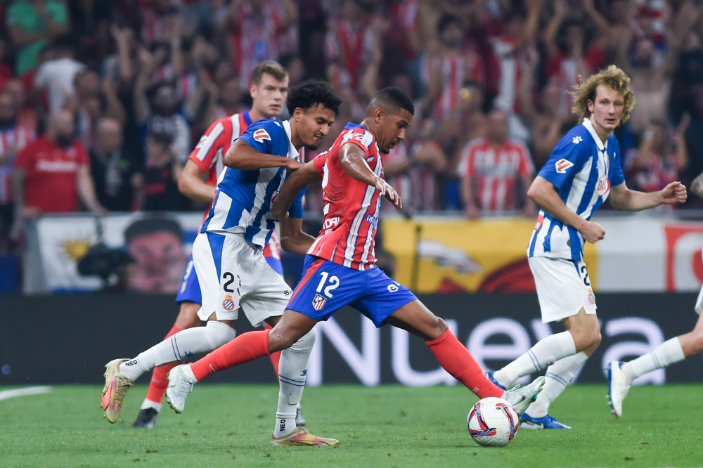 篮球湖人球员训练后心理状态良好（湖人球员训练后心态上佳）