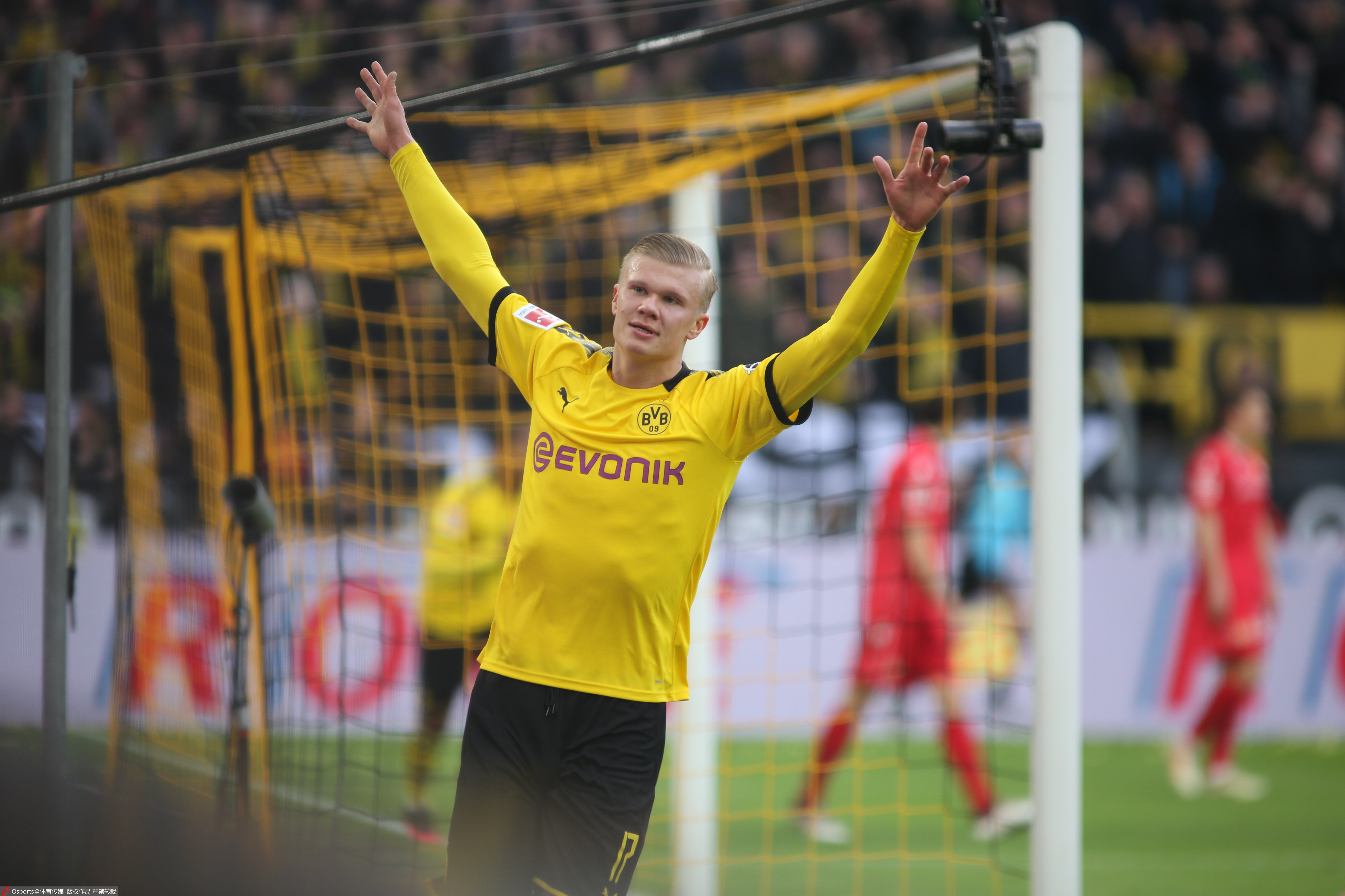 1-0，24岁热苏斯一剑封喉，率队掀翻狼队，拒绝英超2连败（1-0！24岁热苏斯绝杀，率队力克狼队，避免英超两连败）