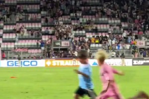 町田泽维亚3-1神户胜利船夺冠，藤尾翔太双响，相马勇纪破门（町田泽维亚3-1力克神户胜利船夺冠，藤尾翔太梅开二度，相马勇纪建功）