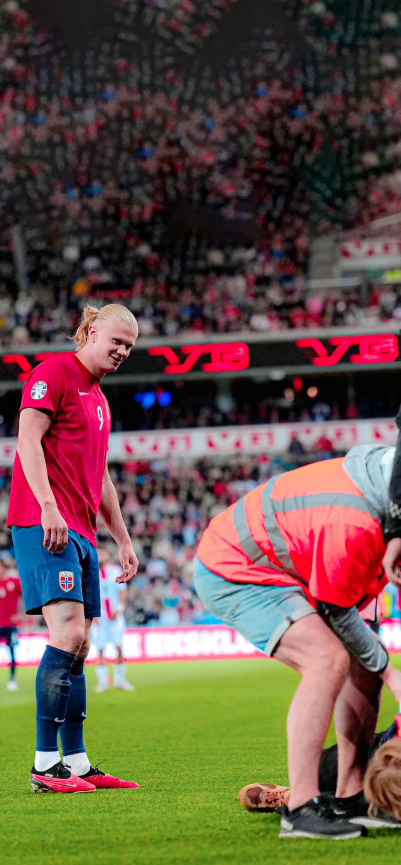 维希涅夫斯基：主场对阵荷兰是梦想，上场吃牌是因不懂规则（维希涅夫斯基：主场迎战荷兰是梦想，上场染黄因不熟规则）