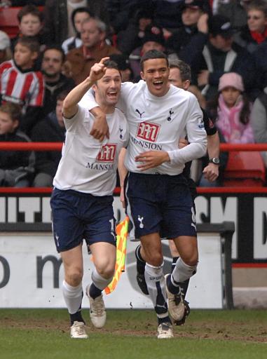 体育精神，霍伊伦祝贺麦克托米奈和苏格兰晋级世界杯（霍伊伦祝贺麦克托米奈与苏格兰晋级世界杯，彰显体育精神）