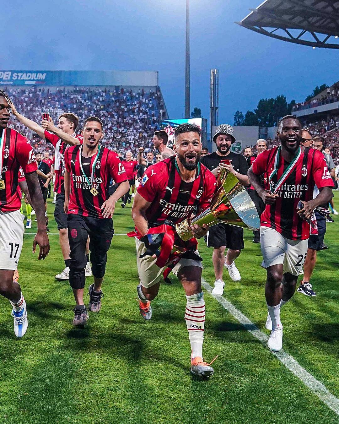 他这球的滞空时间太夸张（这球的滞空时间太离谱了）