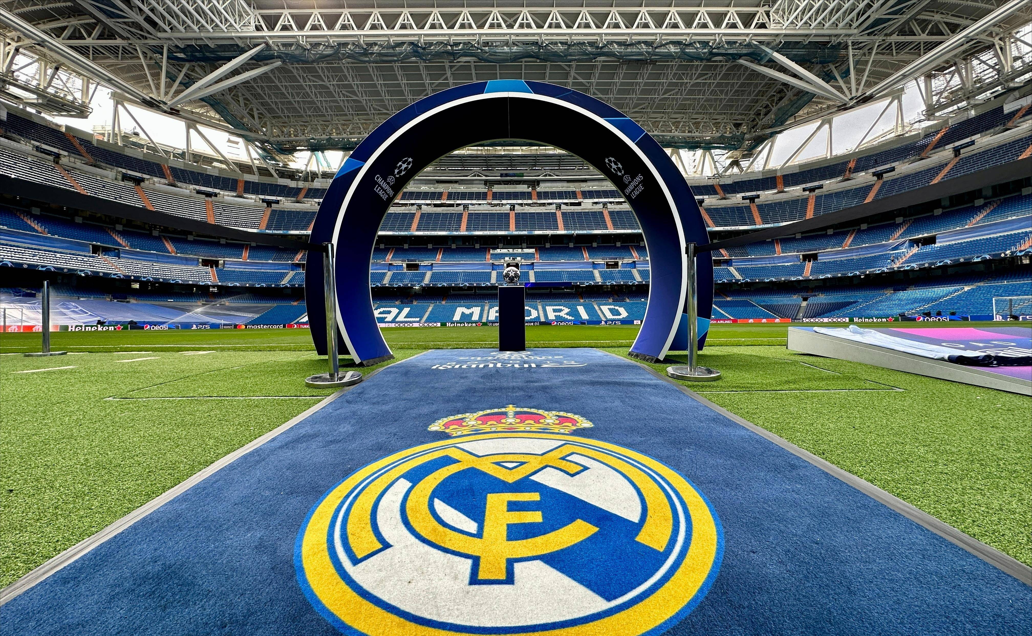 刘健：邵佳一做到了对每个人都公平，下班在路上也要思考问题（刘健称邵佳一对所有人公平，连下班路上也在琢磨工作）