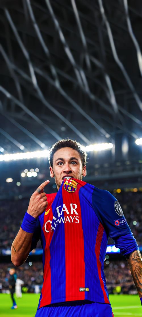 当选皇马10月队内最佳球员，居莱尔：希望本赛季赢得所有奖杯（荣膺皇马十月最佳，居莱尔：本季力争囊括全部冠军）