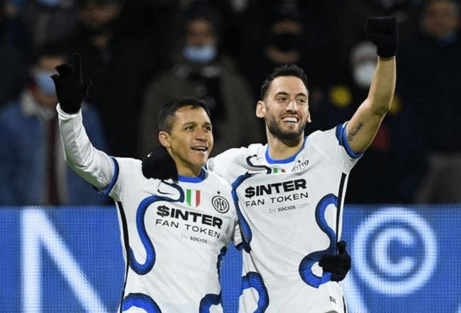 巴蒂：劳塔罗和小蜘蛛可以一起上，但其中一人必须做出牺牲（巴蒂：劳塔罗与小蜘蛛能同场竞技，但须有一人为团队让步）